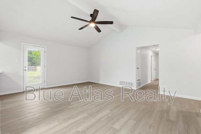 Photo - 1547 Oakbrook St