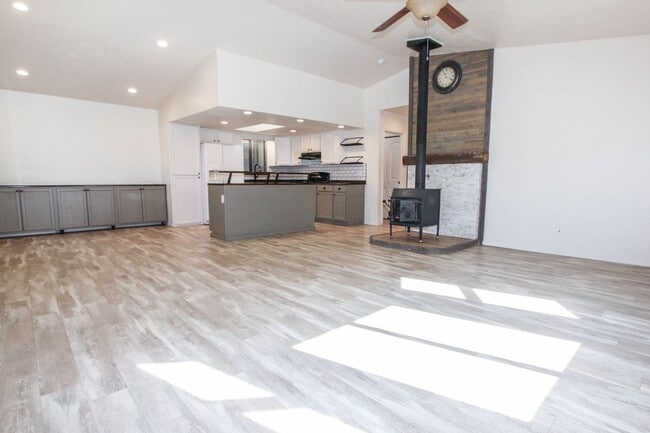 Photo - 3 Bedroom 2 bath in Diamond Valley