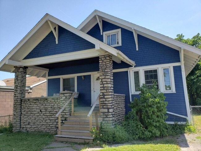 Building Photo - 993 Englewood Ave