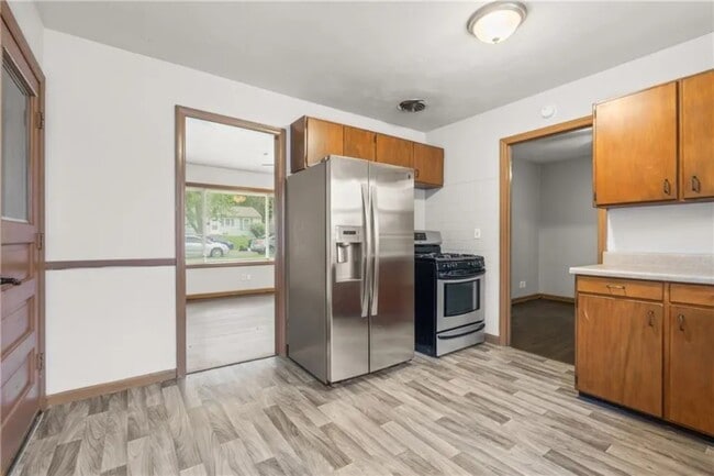 Photo - Farley Avenue