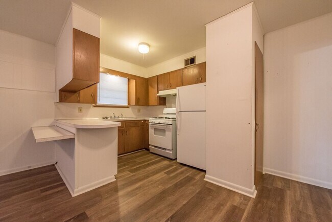 Photo - 2 Bedroom 1 Bathroom Home With Carport.