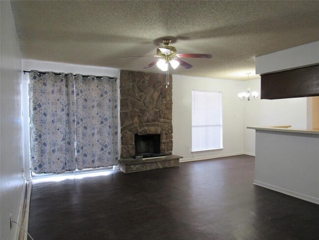 Building Photo - 17331 Red Oak Dr Unit 15 Rental