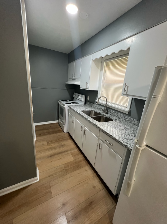 Building Photo - Valiant Unit 1