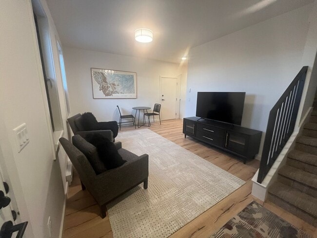 Building Photo - 2989 S 30th Ave Unit 2989 S 30th ADU