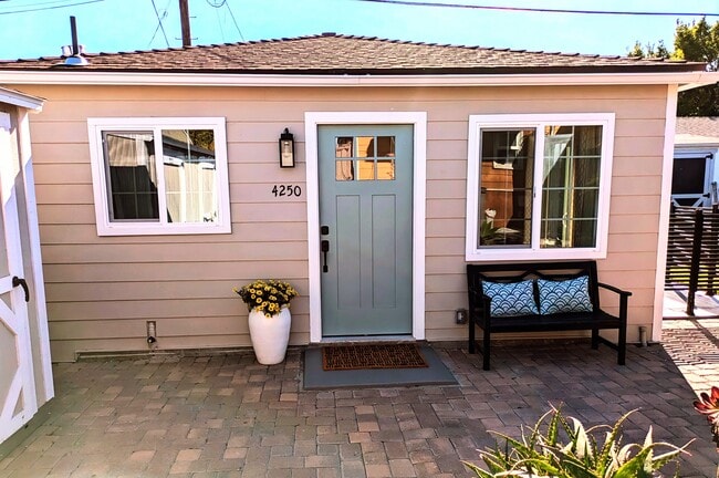 Alquiler con patio para pasar el rato - 4250 E Overlook Dr Unidad 1-bedroom cottage