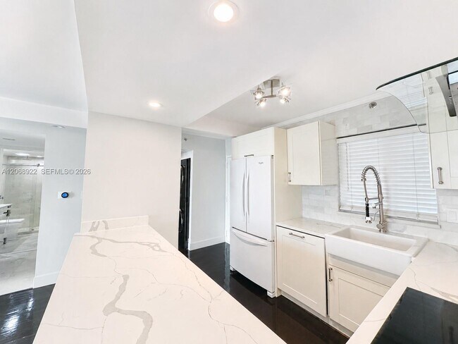 Photo - 1700 NW N River Dr Unidad 805