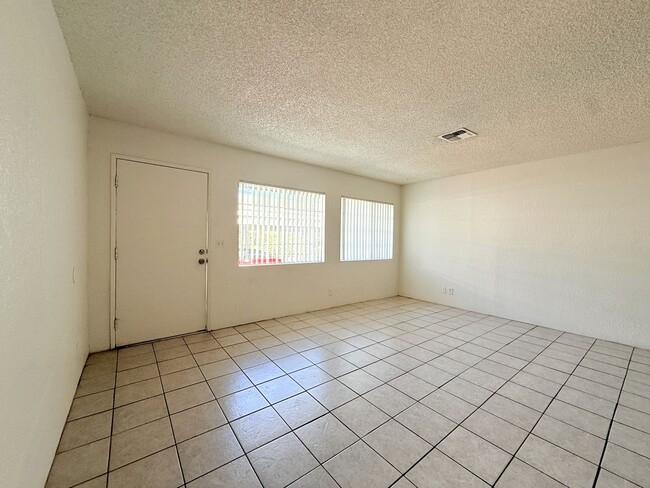 Photo - AVAILBLE NOW!! 2 Bed / 1 Bath Apartment in Cathedral City Unit 08