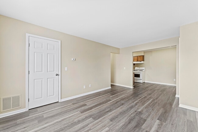 Photo - Huron River Wyandotte Apartments