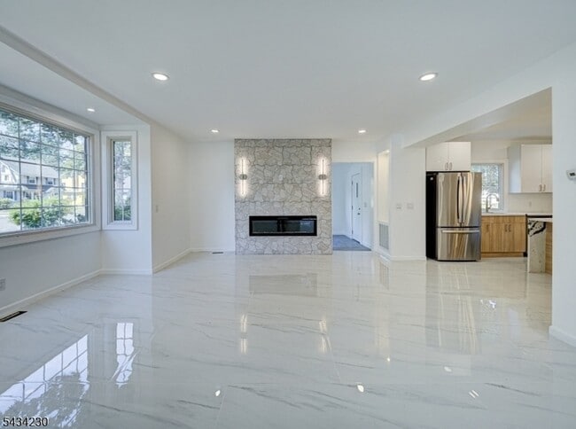 217 Heywood Ave