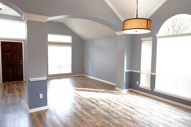 Photo - 2614 Parkbriar Ln