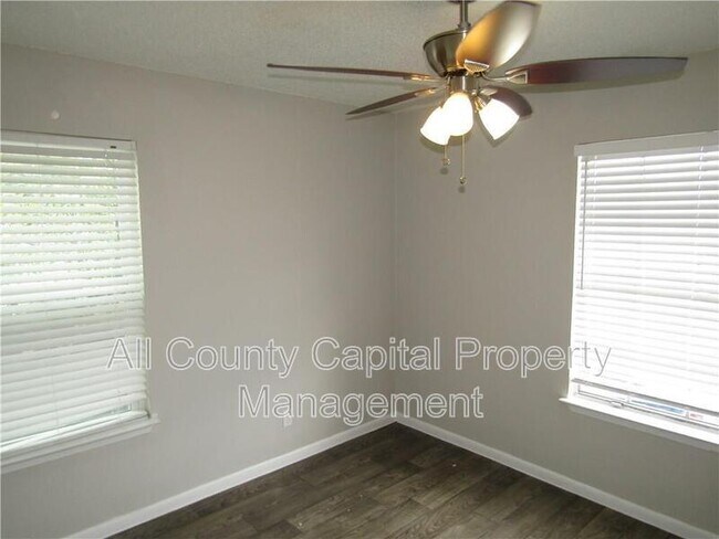 Photo - 1915 Hearthstone Dr