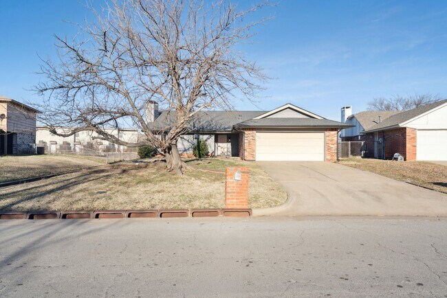 Photo - 3-Bedroom Home Near Dining, Shopping & Broadway Extension