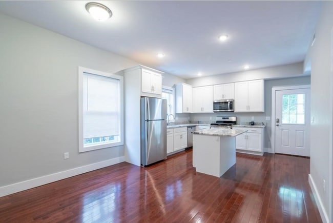 Photo - 33 Covington St