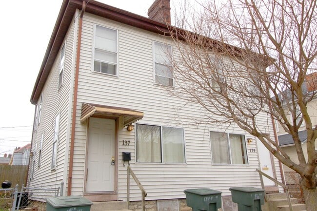 Building Photo - 135/137 E. 4th Ave Unit 137 E. 4th