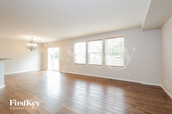 Photo - 800 Lonewolf Cir