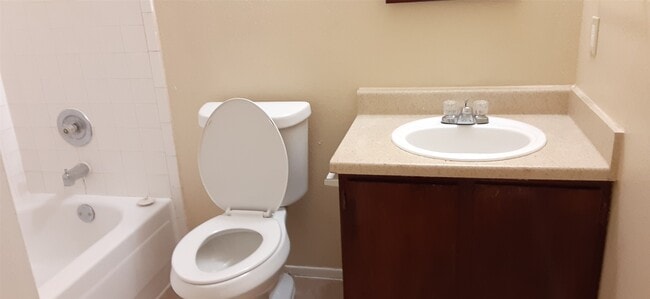 Photo - 8527 Ashlawn Dr
