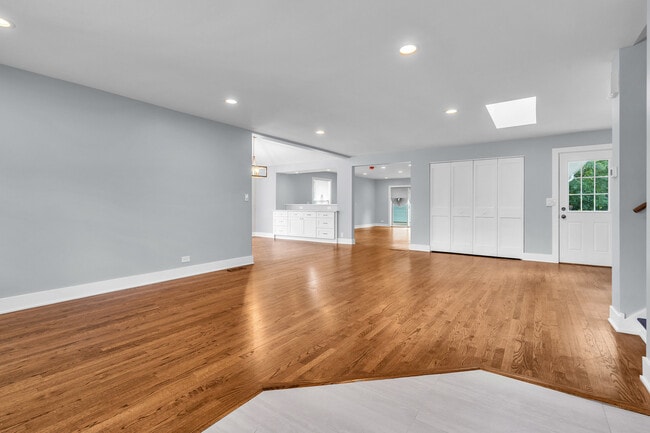 Photo - 440 Huehl Rd