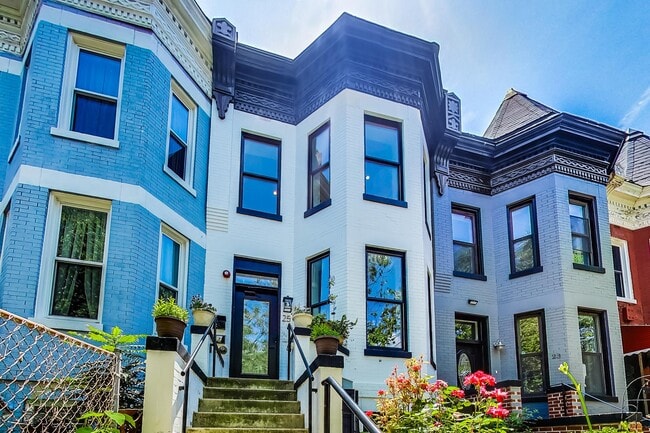 Photo - 25 U St NE Unidad 2