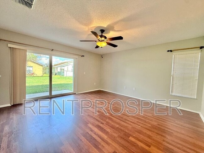 Photo - 2205 Wyndam Way