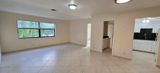 Photo - 105 S Riverside Dr Condo Unit 203