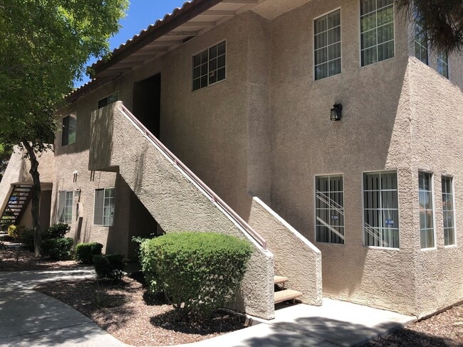 Building Photo - Available Now! Unit 122