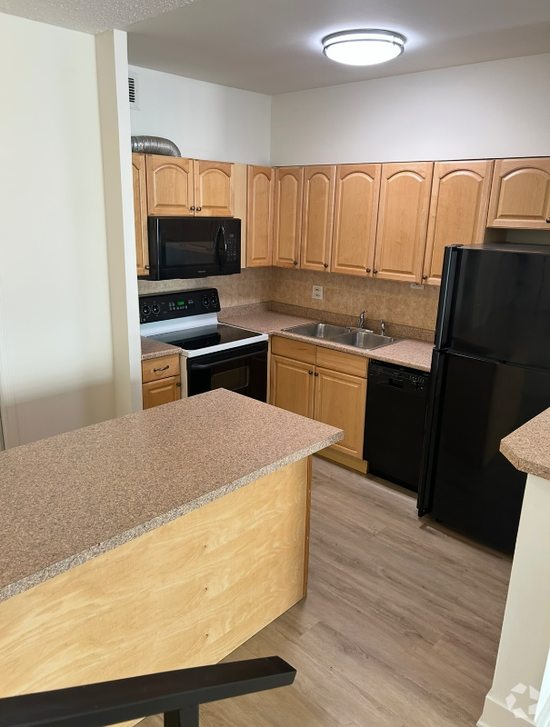 Building Photo - 29 E Chestnut St Unit 17 Rental