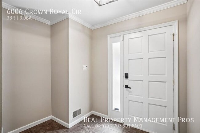 Photo - 6006 Crown Royal Cir
