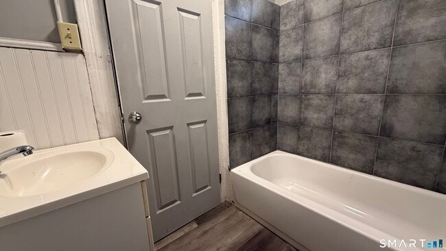 Photo - 500 Carroll Ave Unit 1