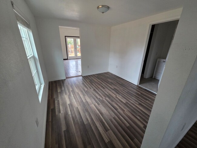 Photo - 213 S Ave E Unit B (1146)