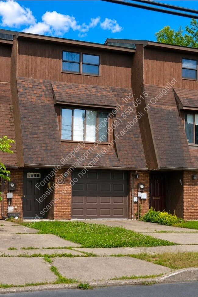 Building Photo - 157 N Gates Ave