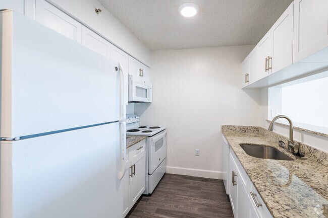 2BR, 1BA - 800SF - Varadero - Kitchen - Villa Esperanza