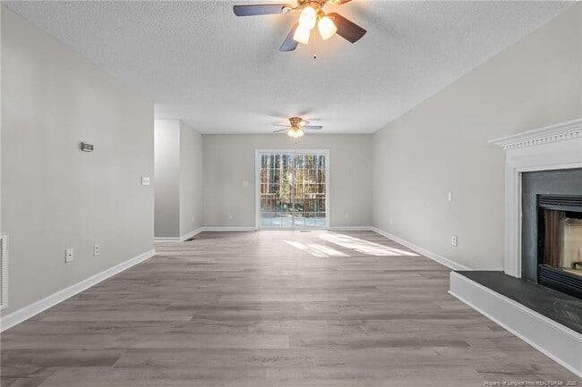 Photo - 82 Stonecliff Ln