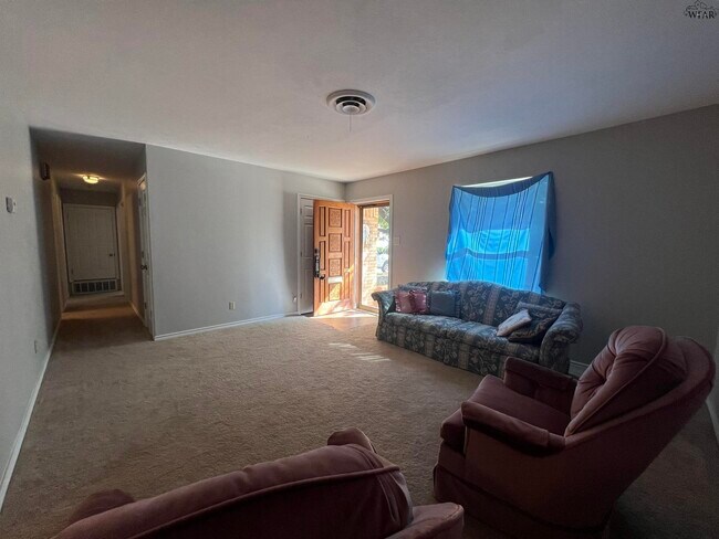 Photo - 704 W Rebecca Ave