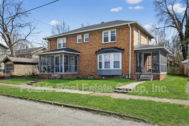 Photo - 715 E 60th St