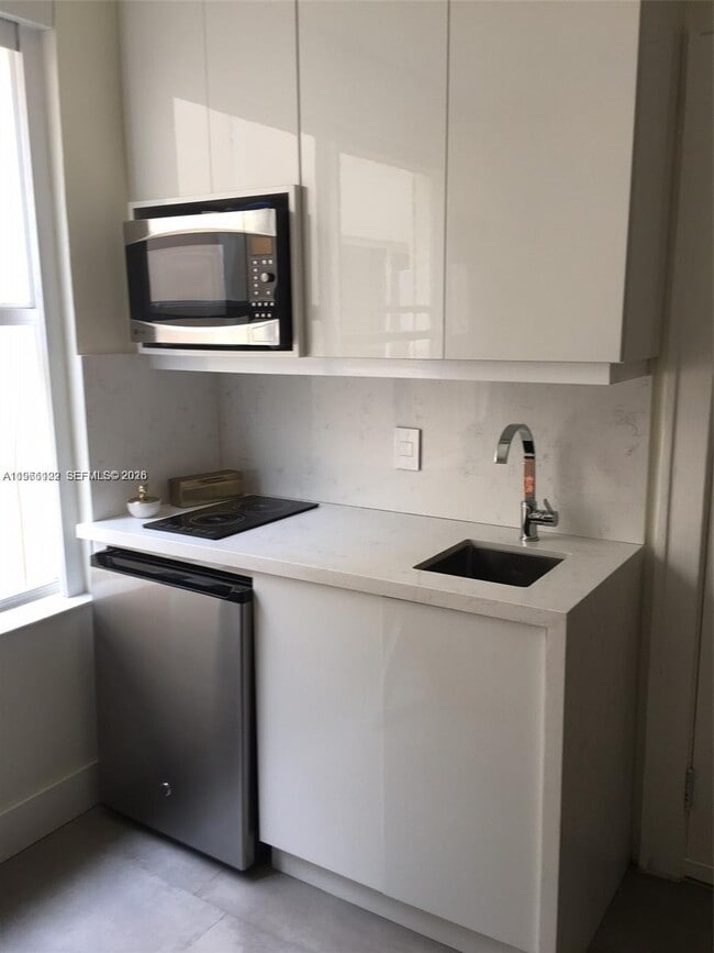 Building Photo - 119 Menores Ave Unit 8A