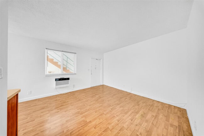 Photo - 3525 Tyler St Unit 9