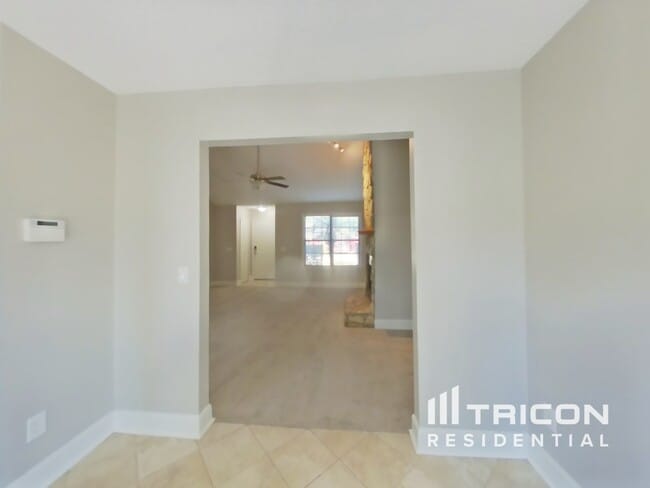 Photo - 2435 Burns Dr