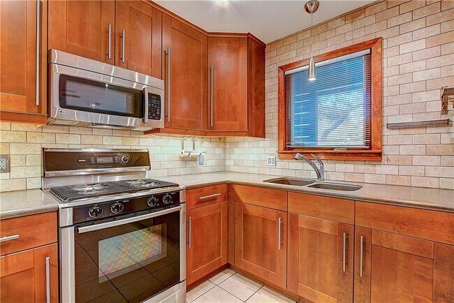 Photo - 5500 Westminster Dr
