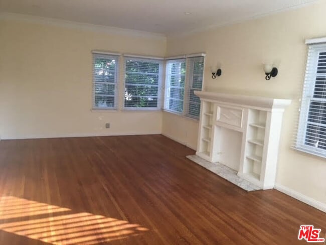 Photo - 2364 Kerwood Ave