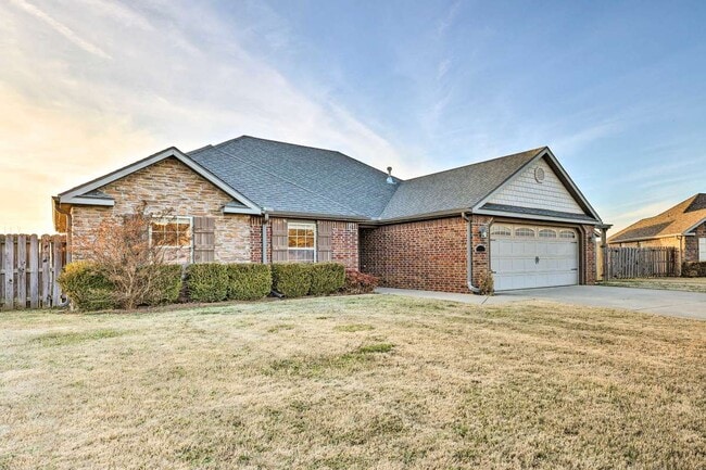 Photo - 450 Remson Ln