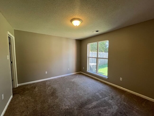 Photo - Renovated 2 Bedroom 2 Bath Home for Rent!