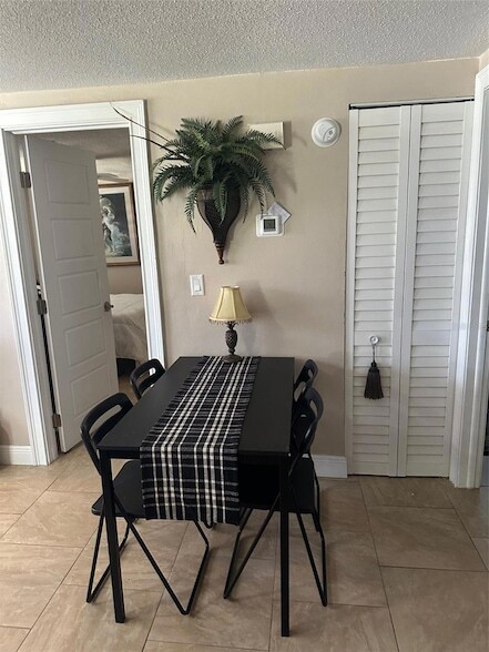 Photo - 1980 Tahitian Pl