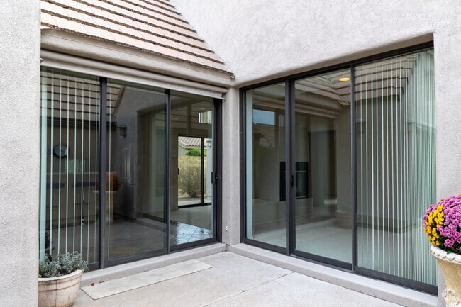 2BD, 2BA - 1500SF