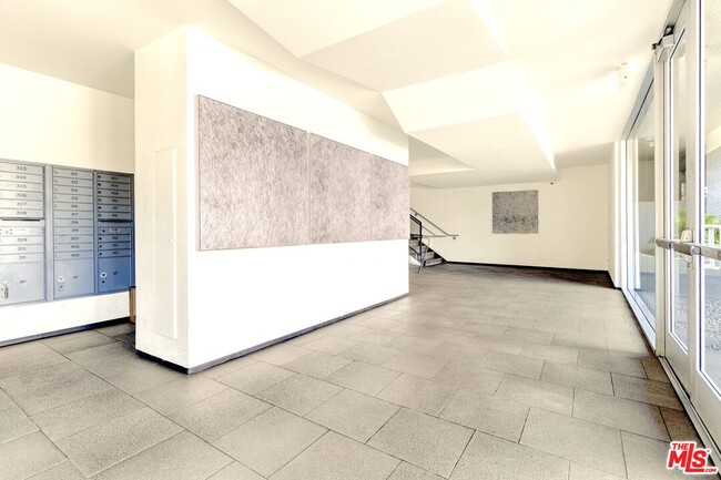 Photo - 9005 Cynthia St Unidad 103