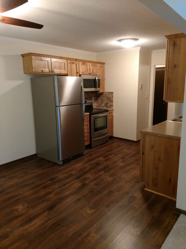 Kitchen View 2 - 2076 Chateau Ct Unit 210