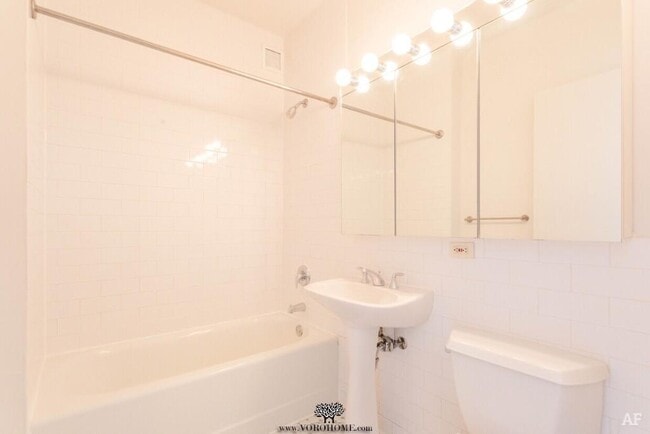 77 Fulton St Unit 13-T