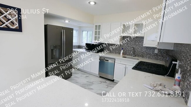 Photo - 206 Julius St