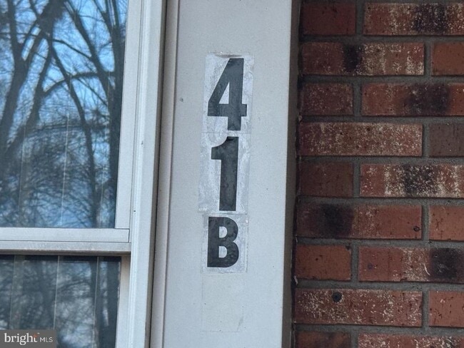 41 4th St