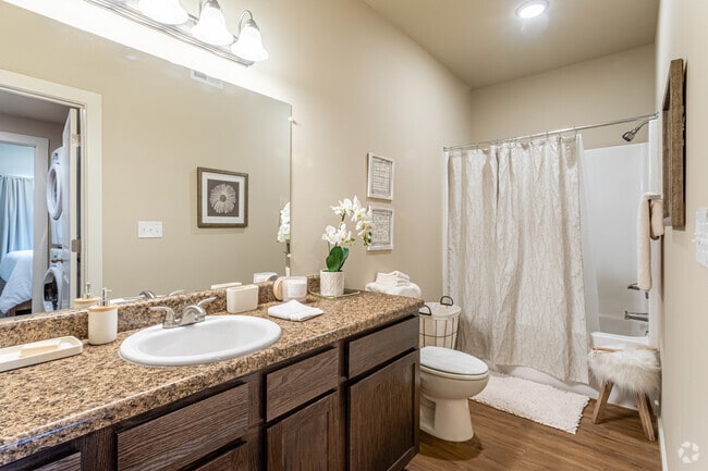 1BR, 1BA - 794 SF
