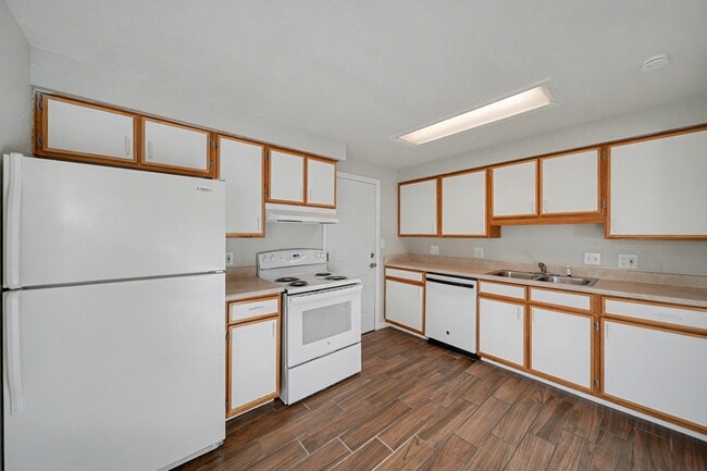 Photo - 741 Emporia St